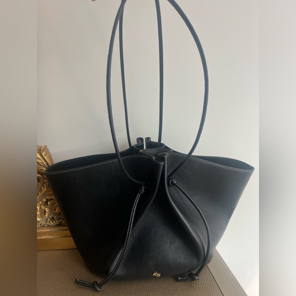 Yuzefi Handbags - Women's Black Large Mochi Tote Bag